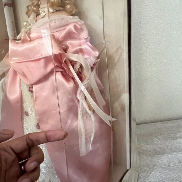 RARE Collectors Choice Genuine Fine Bisque Porcelain Limited Edition 18" Doll - Picture 5 of 9